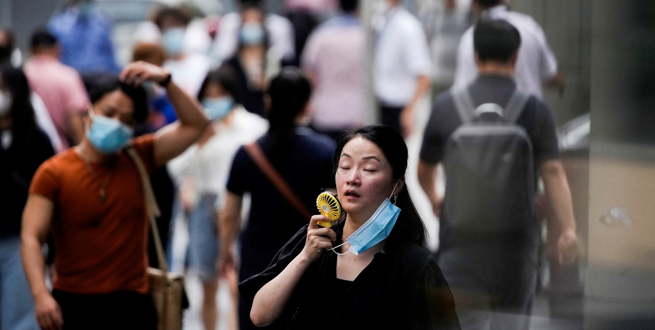 China mantendrá “decididamente” su política de COVID cero