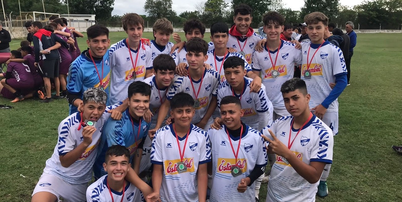 Pibes de plata: el Sub 14 dejó una copa en casa