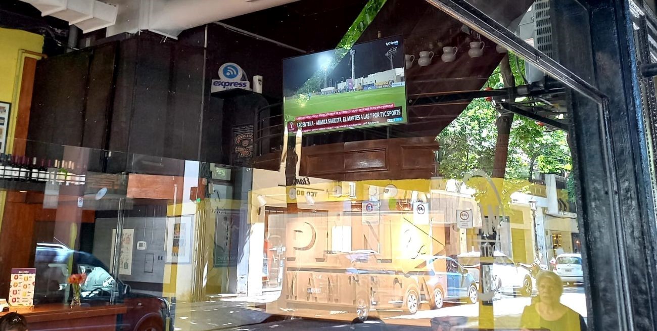 Vidriera Mundial: televisores en los negocios, una práctica que se agiganta cuando juega la selección argentina