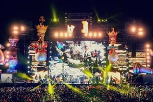 Muchos turistas llegan a la capital santafesina para asistir a la Fiesta de Disfraces que se hará en Paraná este domingo.