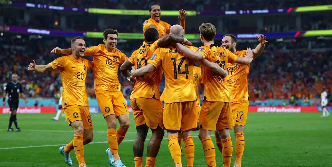 Final agónico: con Louis van Gaal como técnico, Países Bajos debutó venció a Senegal en su debut