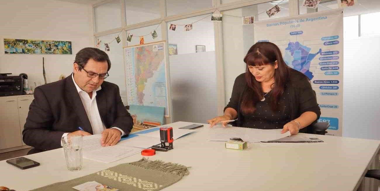 Vallejos firmó millonario convenio para la urbanización del barrio San Francisco