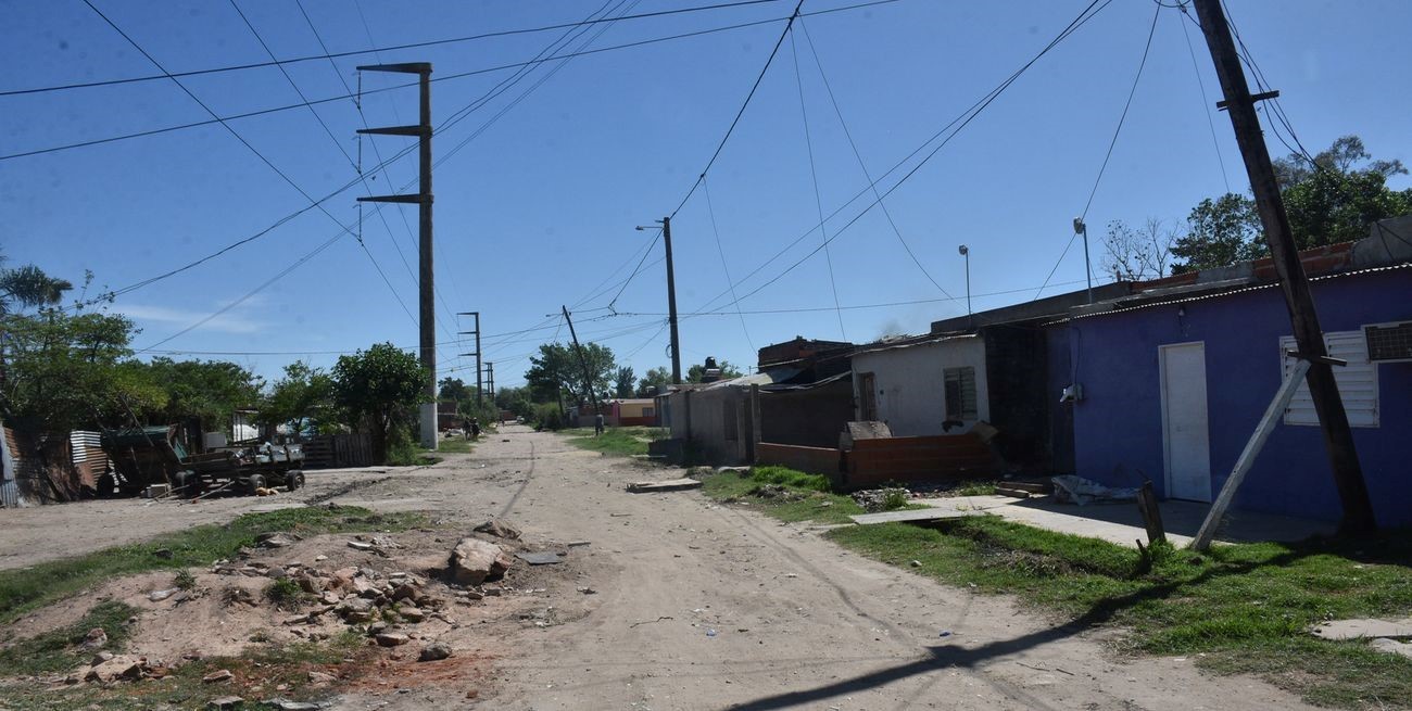 En barrio San Pantaleón reclaman mejoras en las calles e iluminación