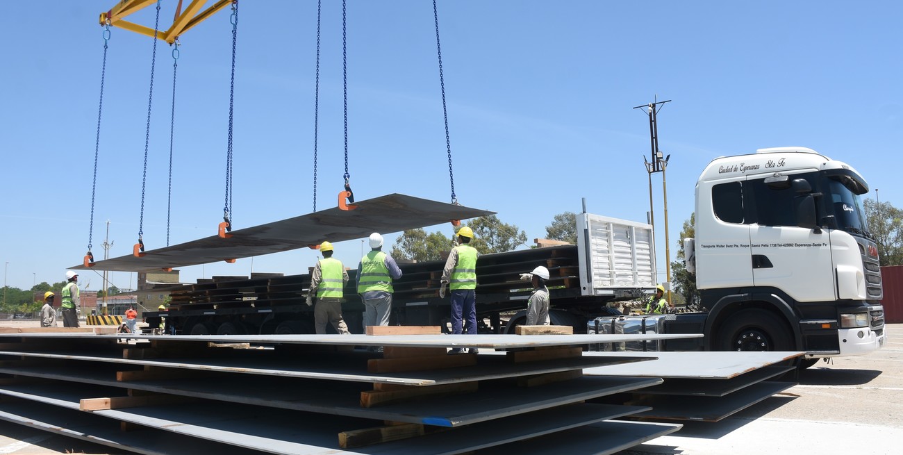Acero chino desembarcó en Santa Fe