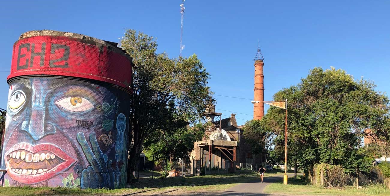 Qué son esos triángulos huérfanos que dejó el desguace del ferrocarril en Santa Fe
