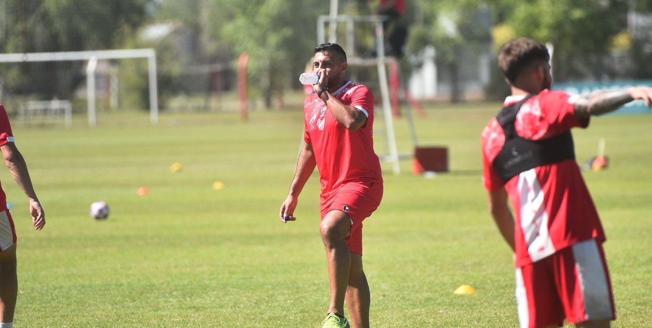 Bovaglio, DT de "La Gloria": "Sería bárbaro que Wanchope Ábila vuelva a Instituto..."