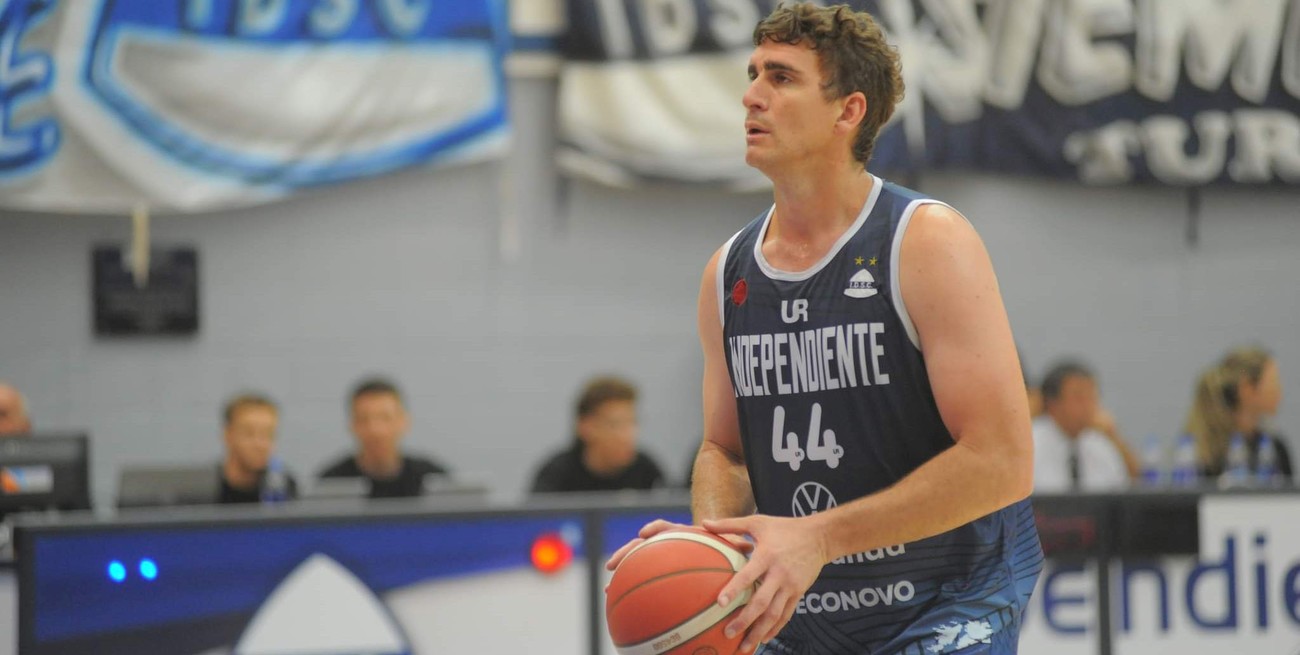 A lo Shaquille O’Neal: la volcó y rompió el tablero en la Liga Nacional de Básquet