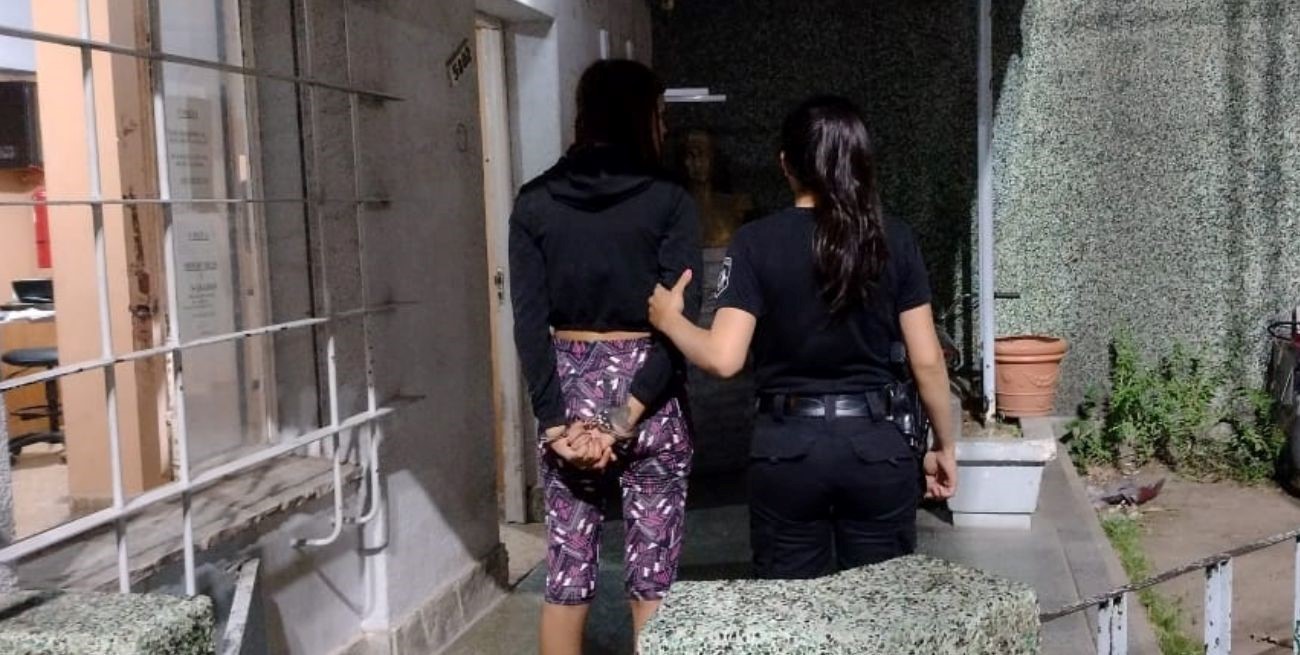 Se negó a pagar un viaje en remises y terminó detenida