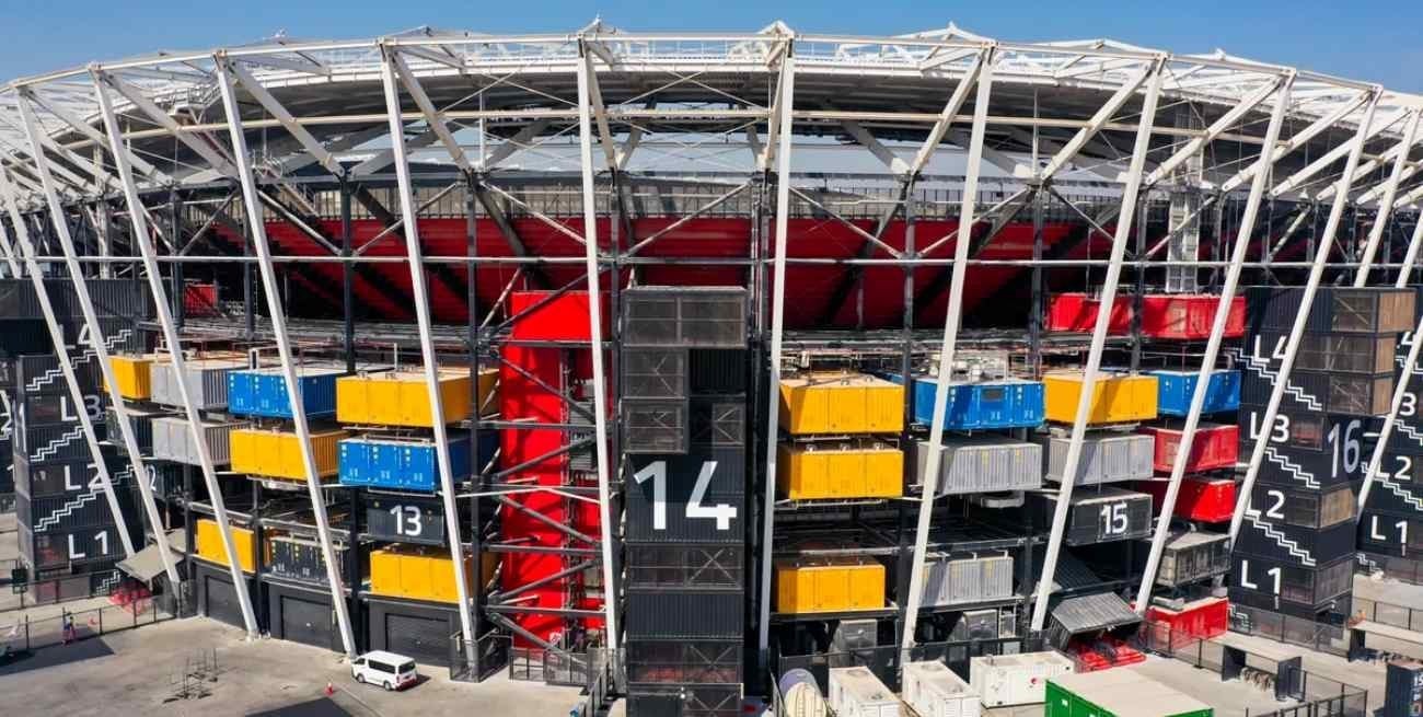 El estadio de los "contenedores" recibió su último partido y será desmantelado