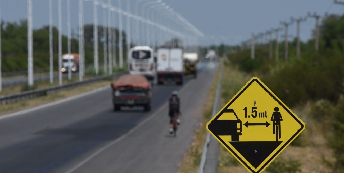 Colocaron señaléticas de tránsito sin autorización en la ruta 168