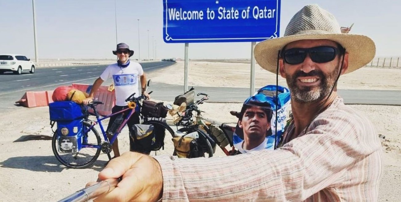 De dar la vuelta al mundo en bicicleta a Qatar para ver los cuartos de final