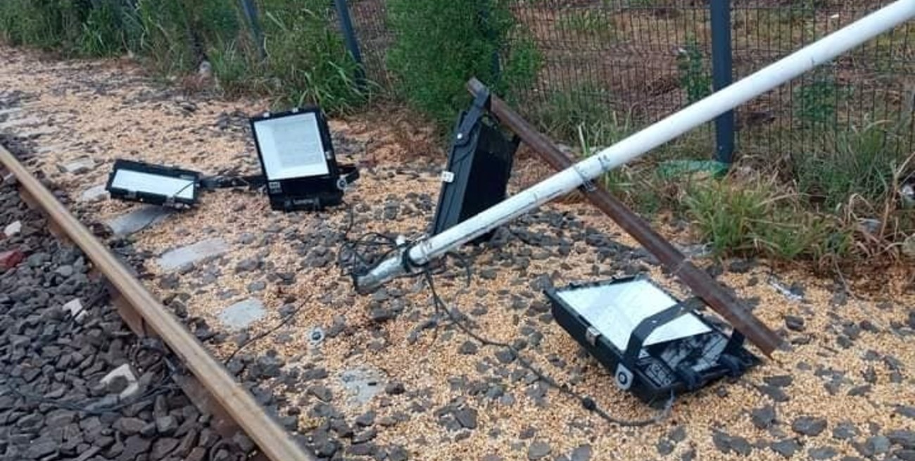 Coronda soportó una terrible tormenta que dejó destrozos