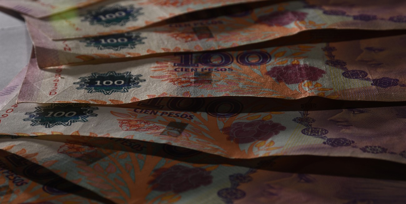 Línea directa: "¿Qué beneficios nos dan?", "Sobre noticieros y programas políticos" y otros mensajes