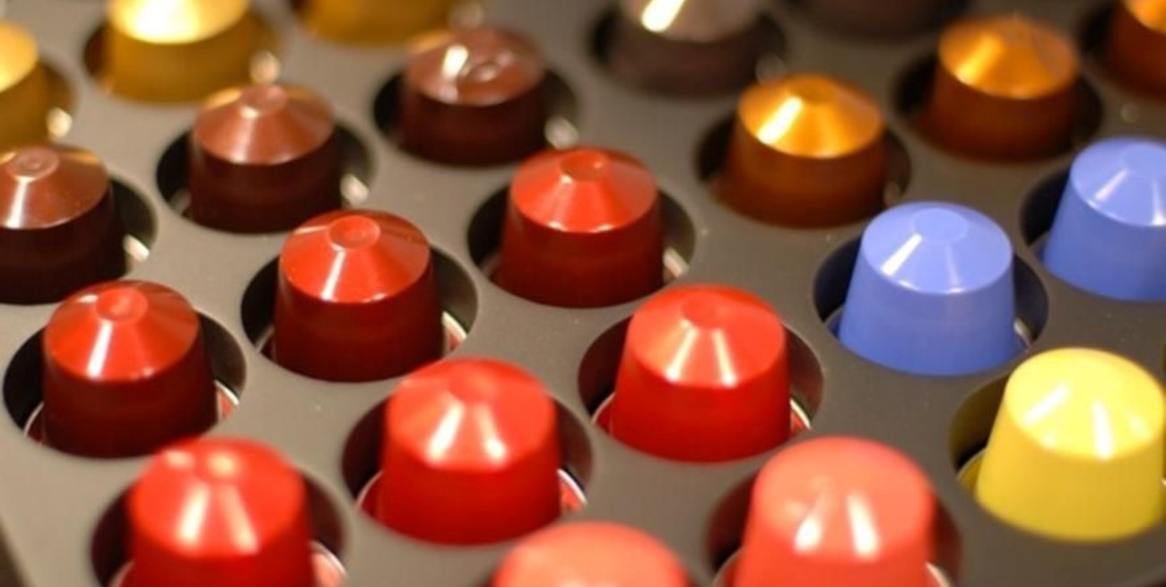 La Unión Europea regula el uso de plásticos: adiós perfumería hotelera y controles a las cápsulas de café