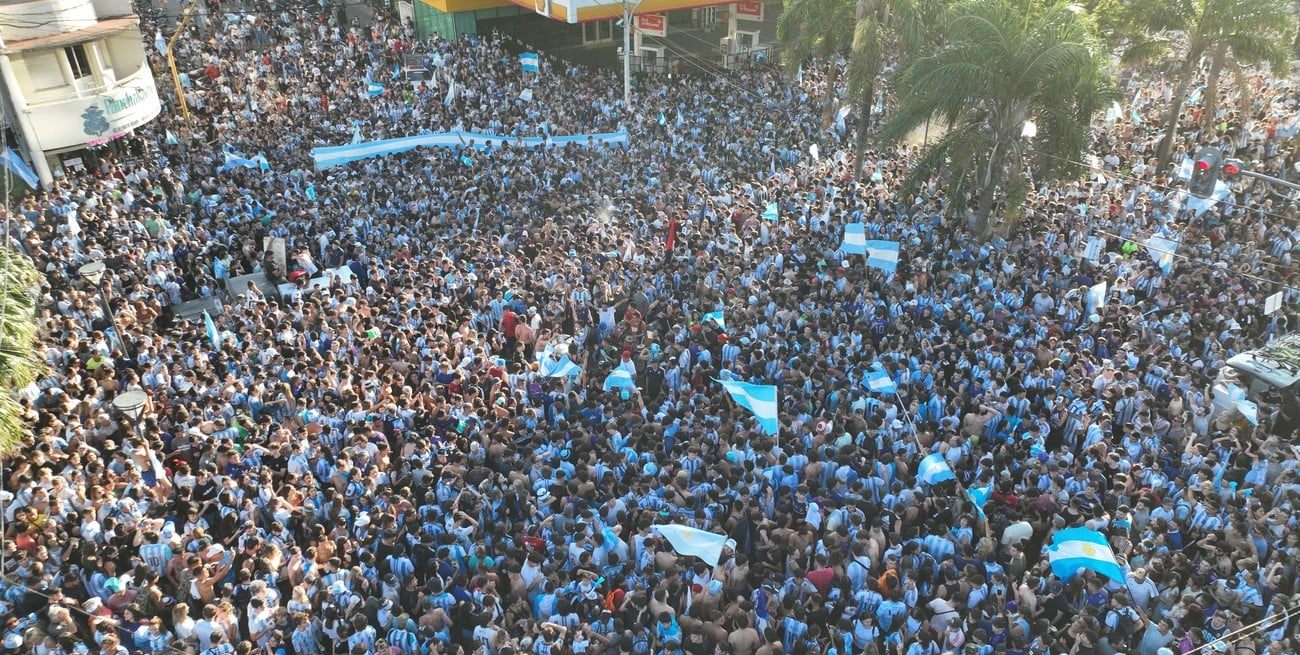 Desde el drone de El Litoral: una multitud festejó en Santa Fe el pase de Argentina a la final