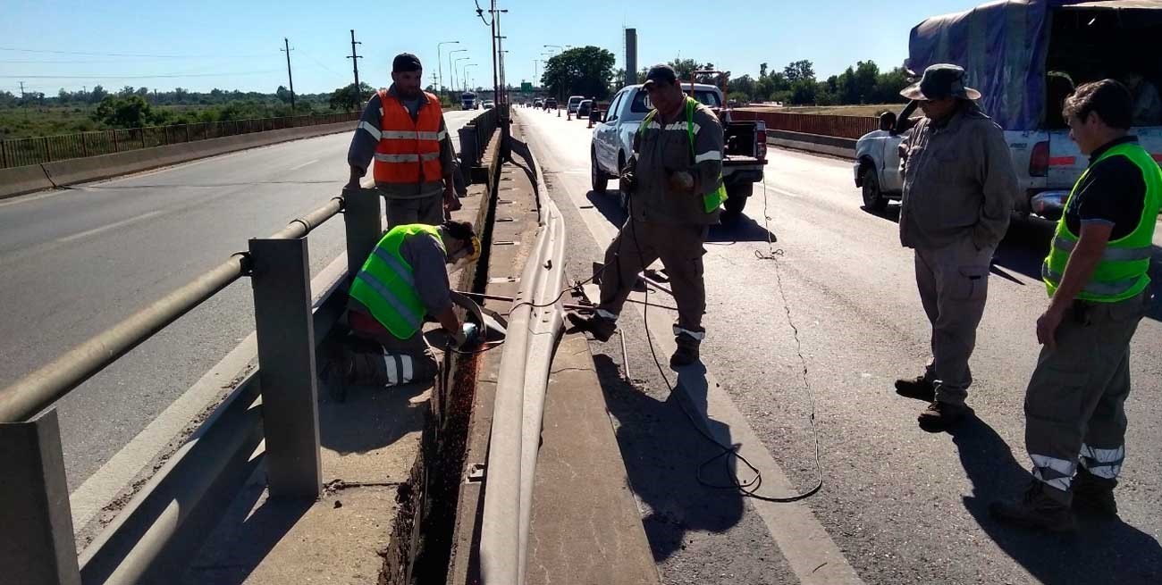 Reducen una mano de la Ruta Nacional 168 por reparaciones en los aliviadores