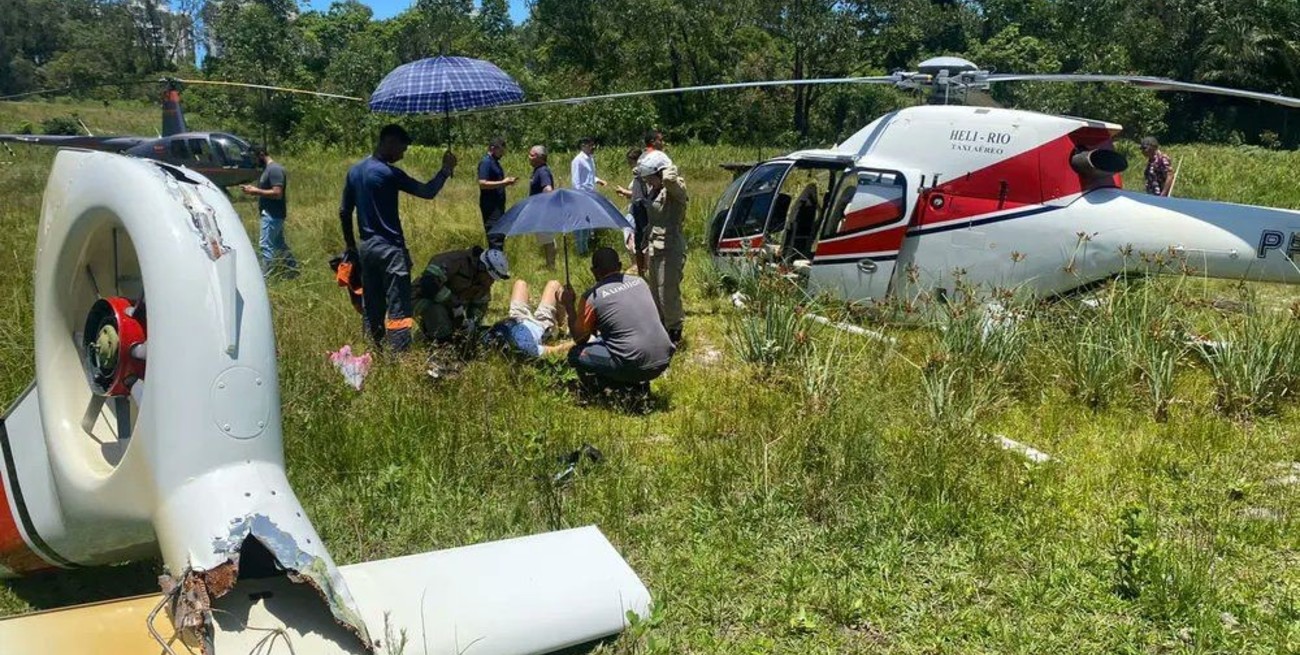 Dos turistas argentinos heridos al caer helicóptero en Río de Janeiro
