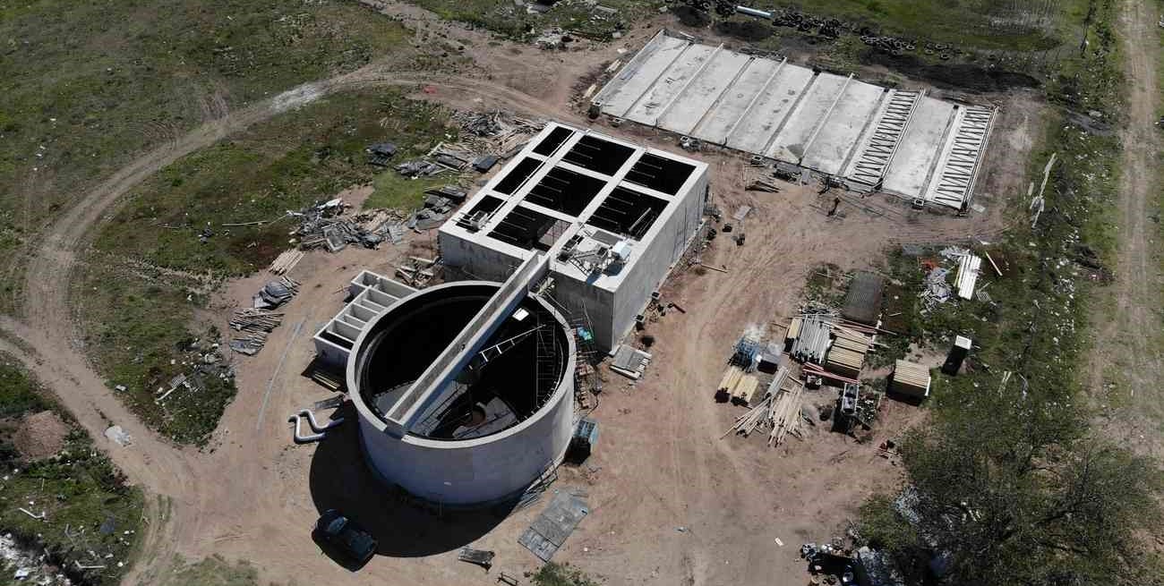 Invierten más de $1.200 millones para ampliar el sistema de desagües cloacales en Tostado