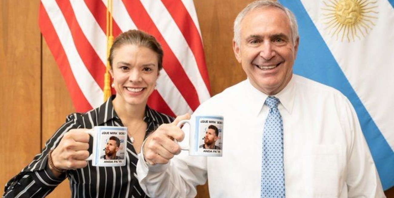 Lo volvió a hacer: Marc Stanley, con su tacita de Messi, ya es viral