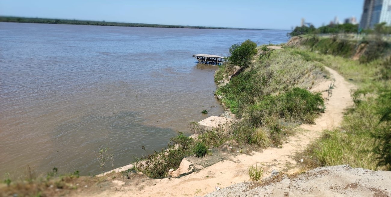 Aguas servidas al río Paraná: Assa asegura que "el efluente de origen cloacal no resulta contaminante"