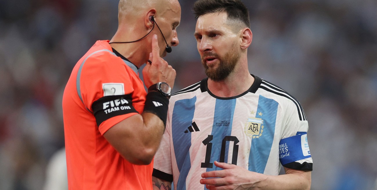 "Los franceses se quejan pero…": el descargo del árbitro de la final del Mundial