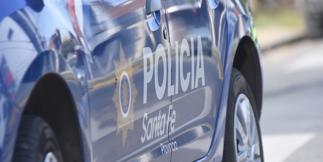 Bajó a comprar cigarrillos y le robaron el auto