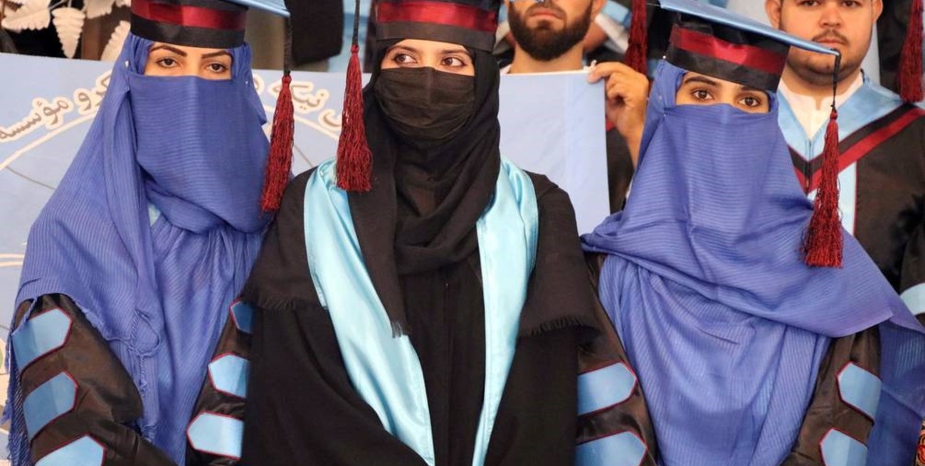 Afganistán: el Gobierno talibán prohibió que las mujeres accedan a la universidad