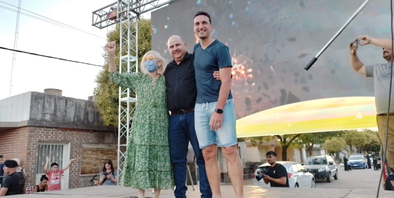 Lionel Scaloni recibió el homenaje de su gente en Pujato