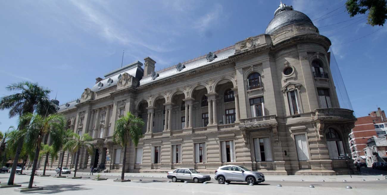 El gobierno de Santa Fe dejó sin  efecto el asueto del viernes 23