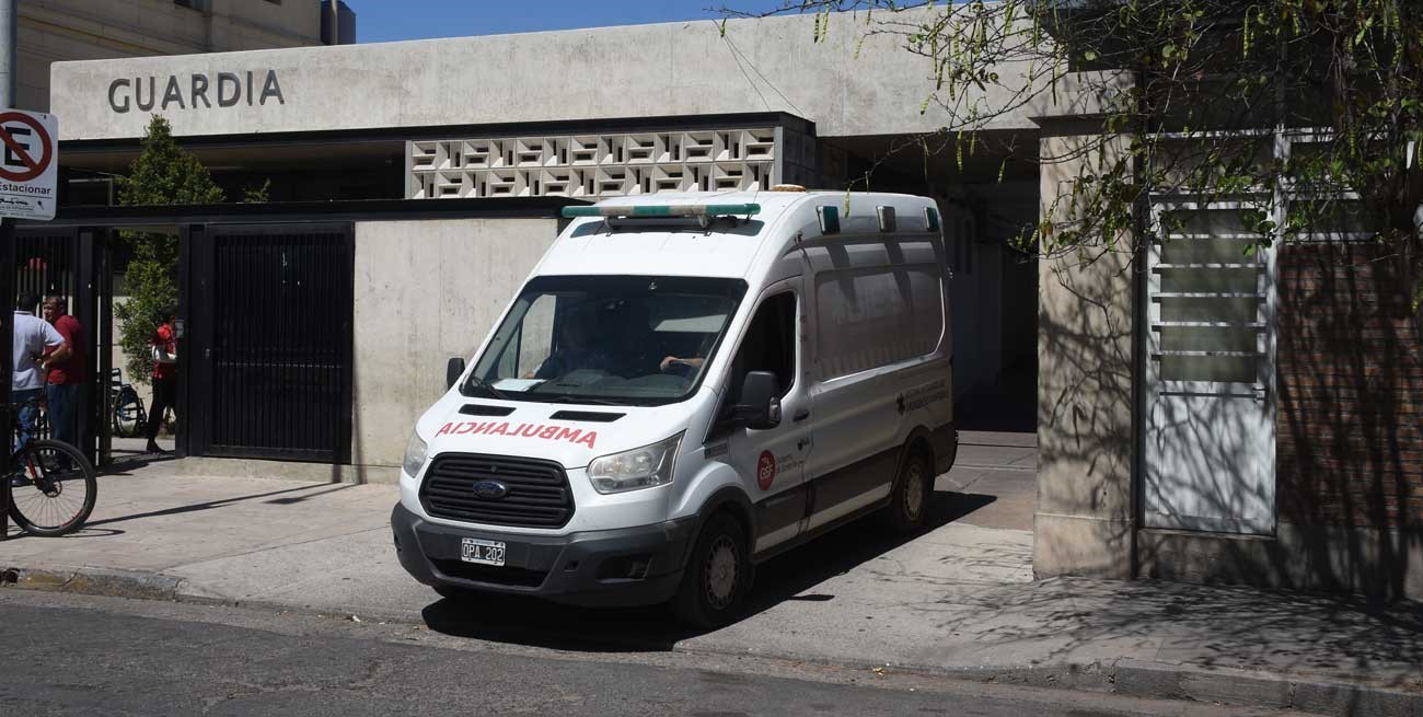 Un policía herido al rescatar a un hombre que se había atrincherado en barrio San Lorenzo