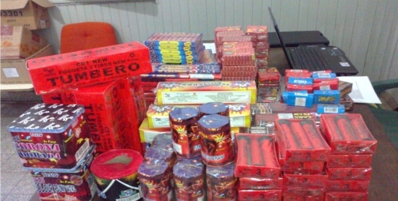 Decomisaron dos puntos de venta ilegal de pirotecnia en Santa Fe