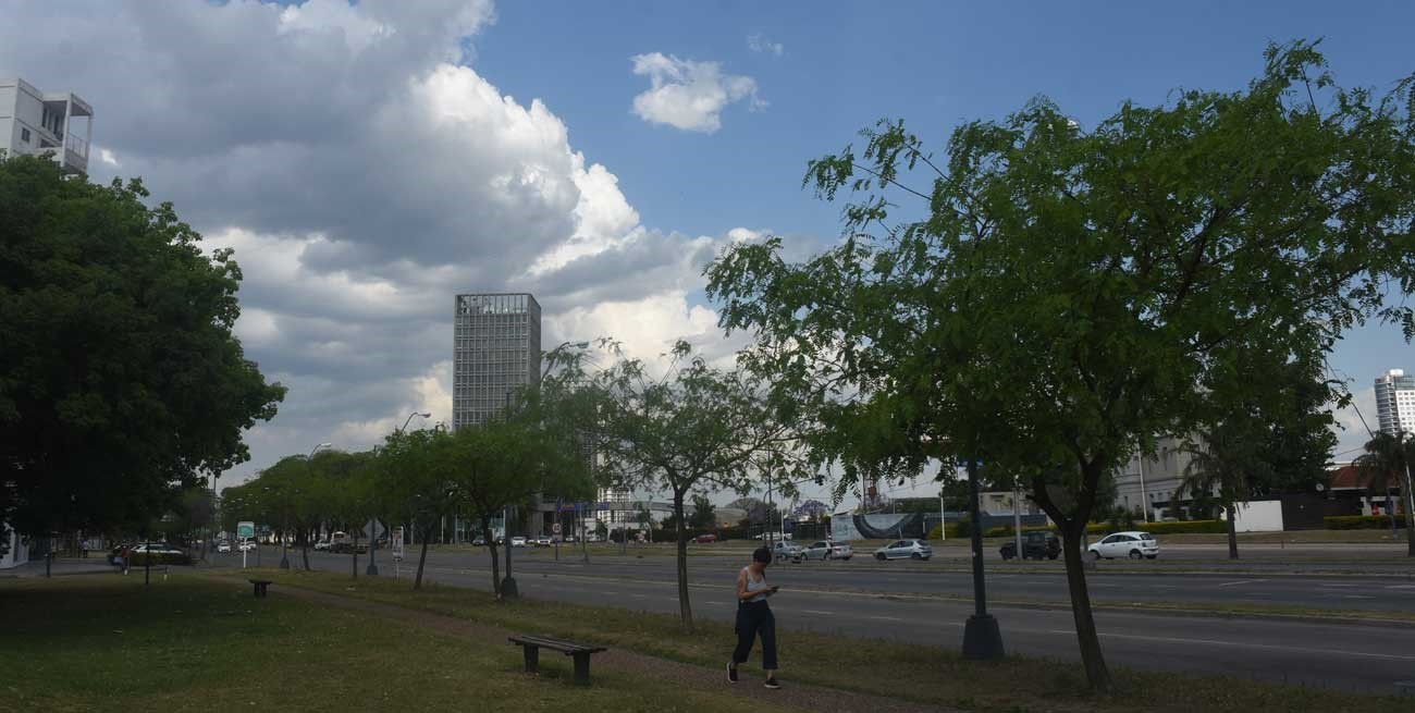 Las nubes amenazan a la Nochebuena en Santa Fe; ¿la mesa navideña adentro?