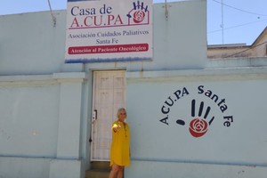 La casita donde brindan contencin se encuentra en Obispo Gelabert 3558 de la ciudad de Santa Fe.