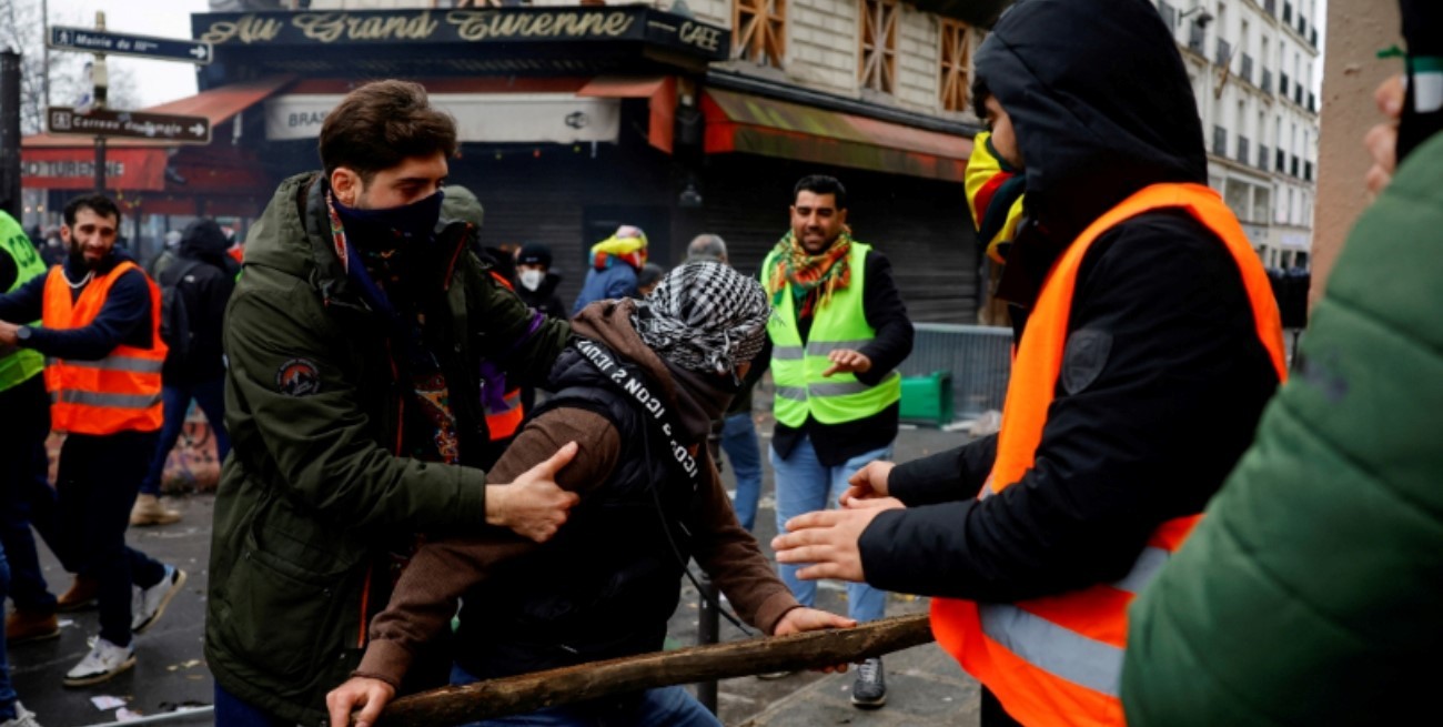 Internaron en un psiquiátrico policial al sospechoso del triple asesinato en Francia