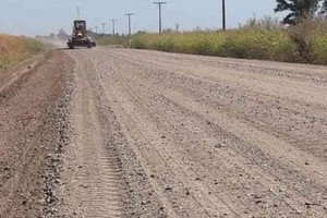 En San Jerónimo del Sauce el proyecto del corredor productivo permitirá mejorar la conexión con Santa María Norte, a través del mejorado de 7.699,85 metros. La inversión en Infraestructura Productiva alcanza los 72.238.546,71 millones de pesos.