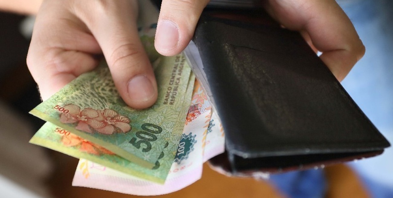 La pérdida de los sueldos argentinos en 10 meses de este año