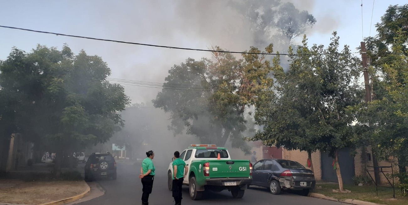 Video: daño "total" tras el incendio de una vivienda en la ciudad de Santa Fe