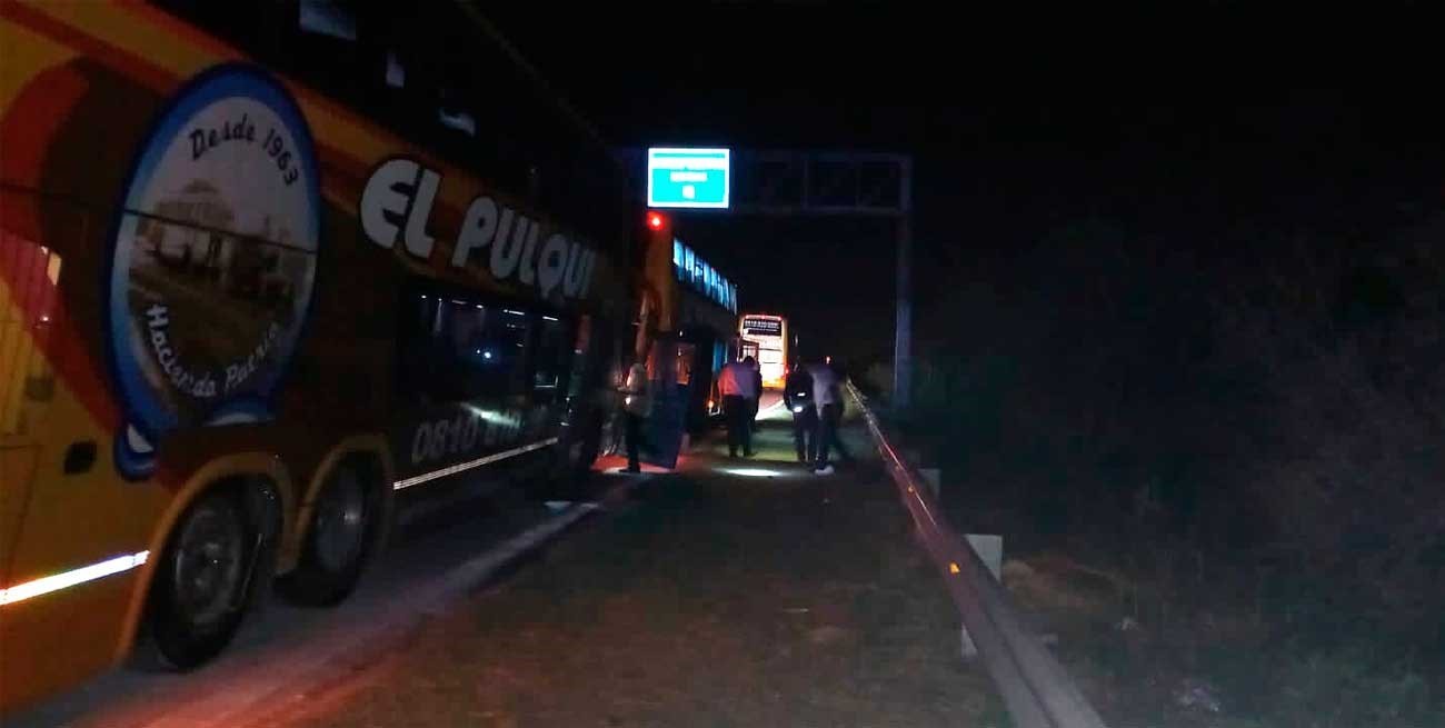Un colectivo detenido altera el tránsito en la circunvalación oeste de Santa Fe