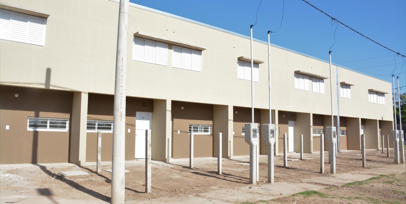 Se entregaron 16 viviendas en barrio Acería de Santa Fe