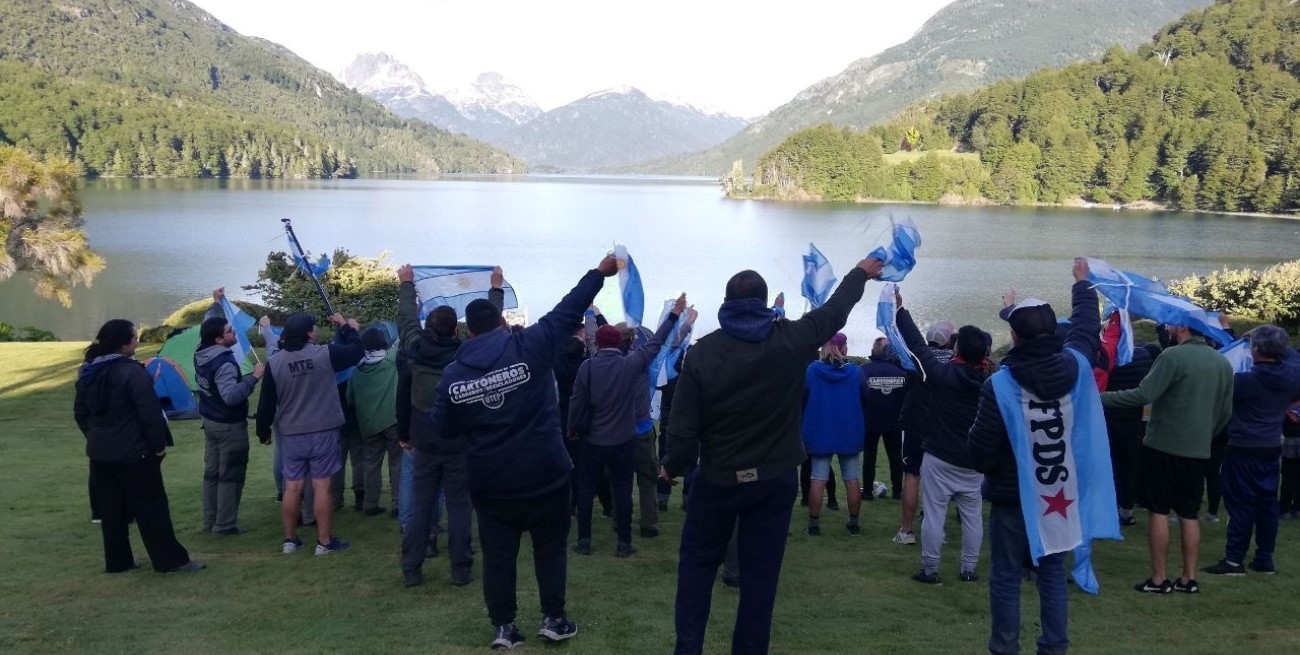 El grupo empresario "Lago Escondido" denunciará a Juan Grabois tras el acampe en Río Negro