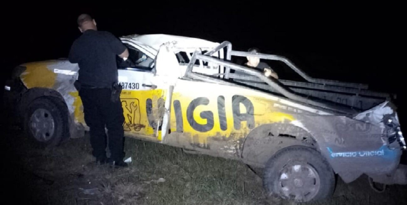 Hallaron una Toyota Hilux chocada abandonada a la vera de una ruta del norte santafesino