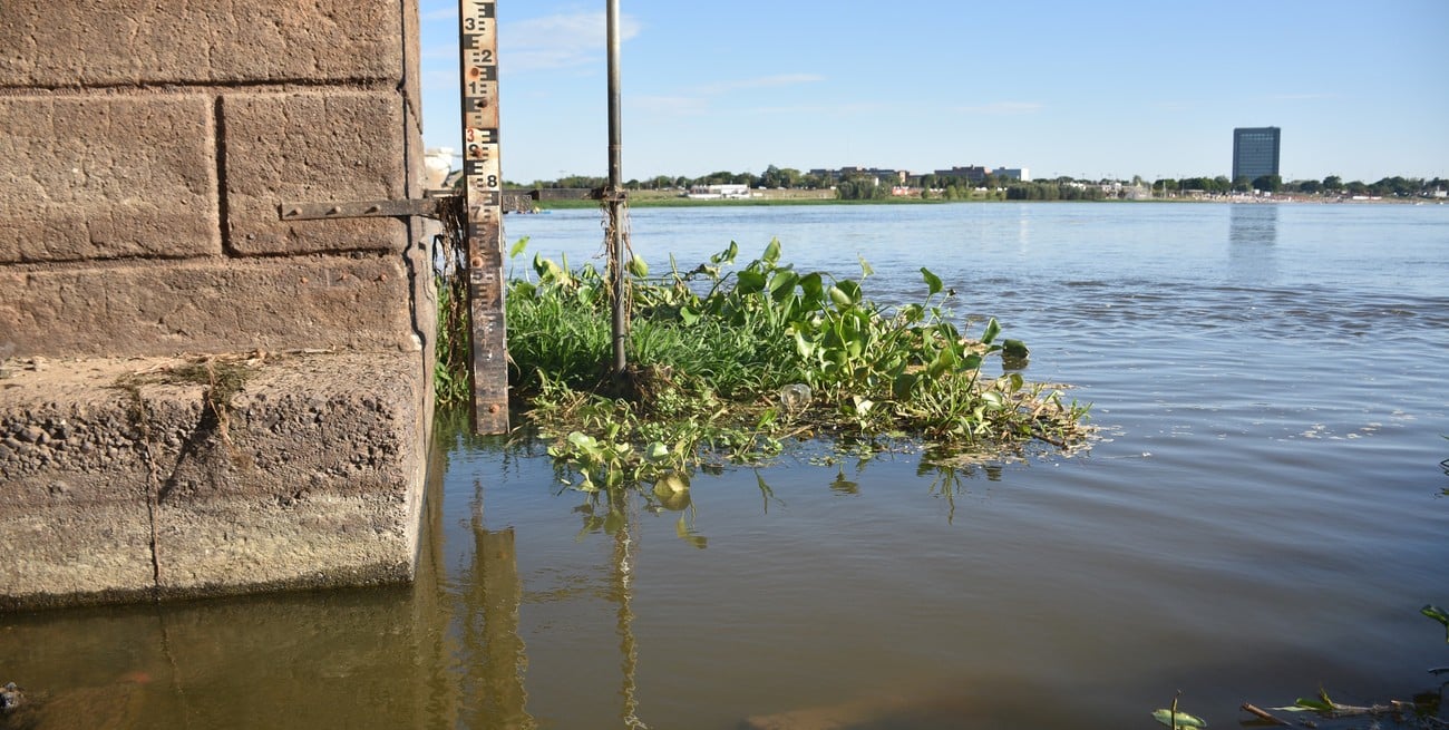 El río Paraná continúa en pleno descenso en Santa Fe y bajará del metro y medio
