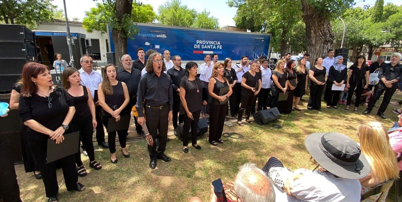El Coro Polifónico Provincial realizó un recital en el Barrio Tablada de Rosario