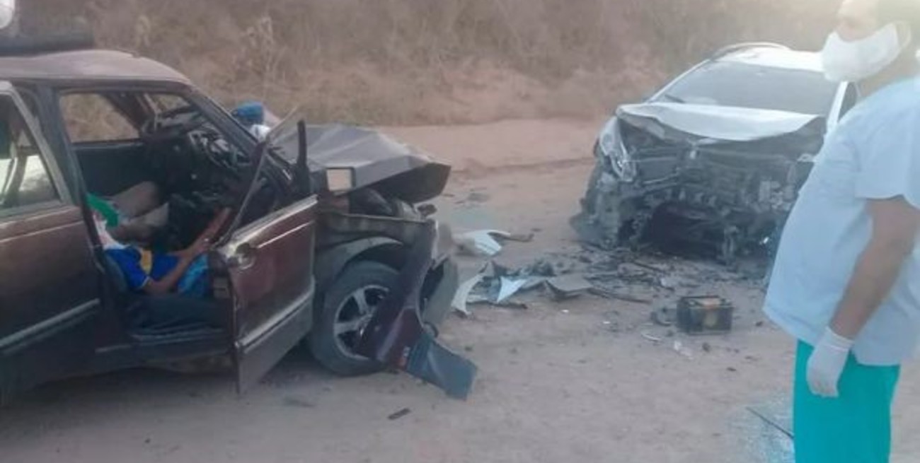 Dos hombres y cinco menores hospitalizados tras choque frontal en Entre Ríos