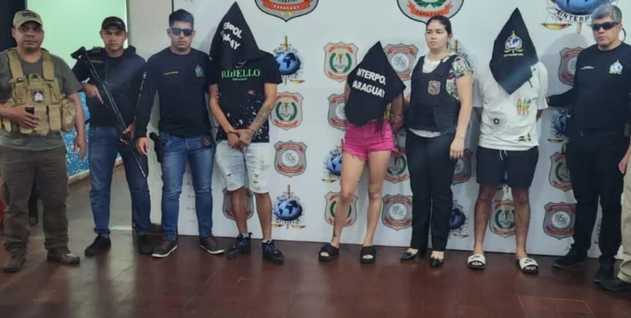 Detuvieron en Paraguay a la pareja que se casó antes del triple crimen de Ibarlucea