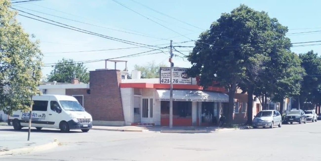 Panadero sufrió una crisis nerviosa y se encerró en su local con un arma