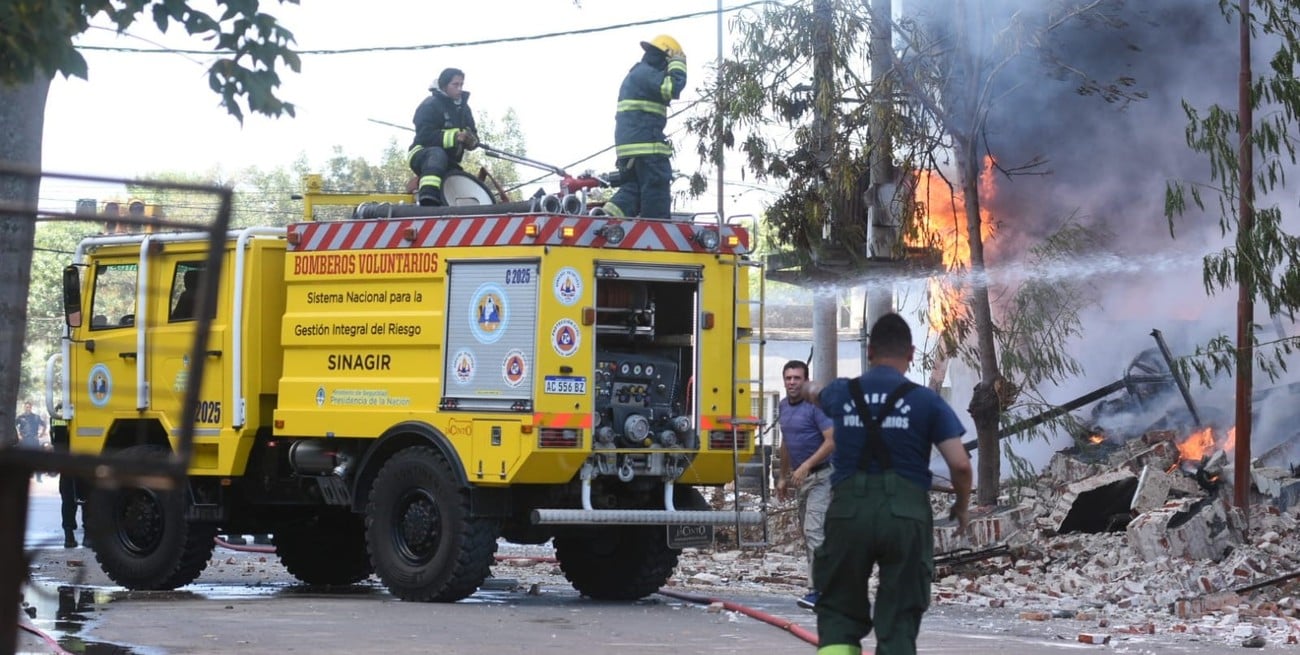 Video: incendio en una distribuidora en el norte de la ciudad de Santa Fe