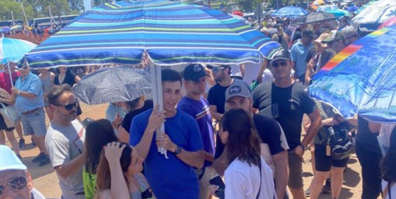 Los argentinos desbordaron los pasos fronterizos a Brasil, Uruguay y Chile