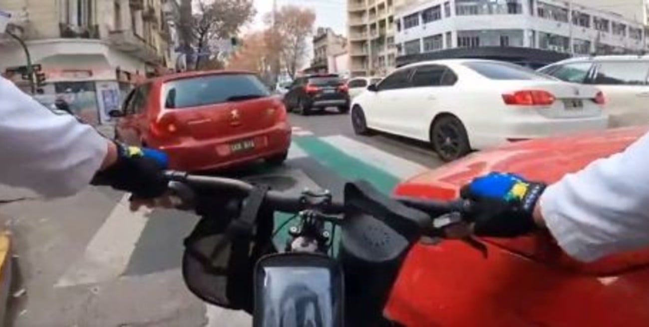 Video: polémica por las apariciones del “Bicibandido” en las calles de Capital Federal