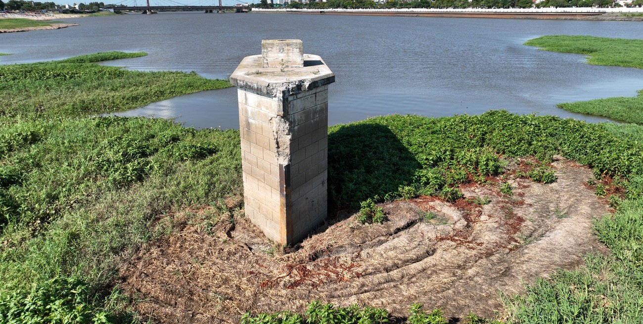 ¿Quién es responsable de remover los camalotes de la laguna Setúbal?